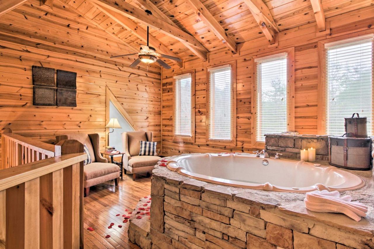 Cabin With Hot Tub About 2 Mi To Island In Pigeon Forge! ภายนอก รูปภาพ