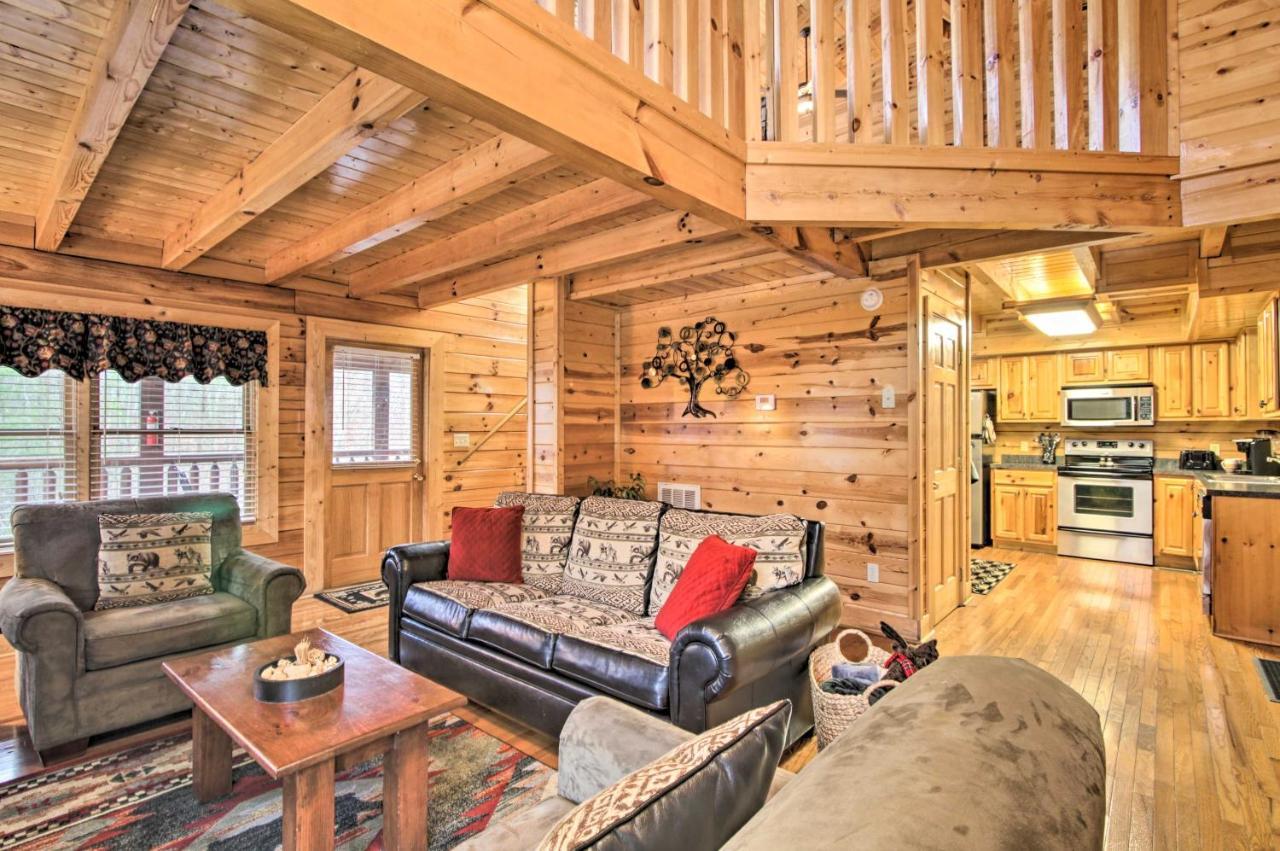 Cabin With Hot Tub About 2 Mi To Island In Pigeon Forge! ภายนอก รูปภาพ