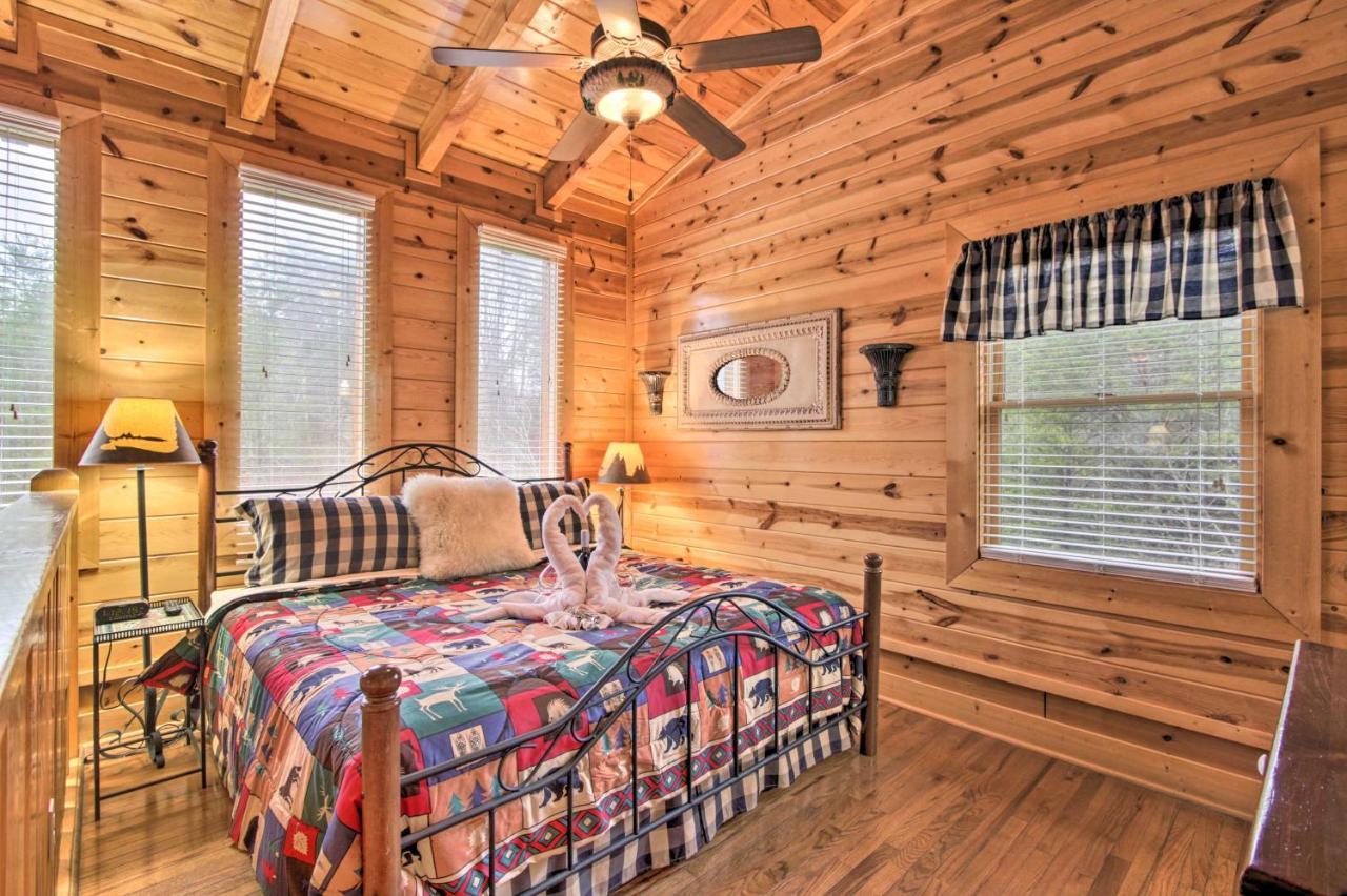 Cabin With Hot Tub About 2 Mi To Island In Pigeon Forge! ภายนอก รูปภาพ