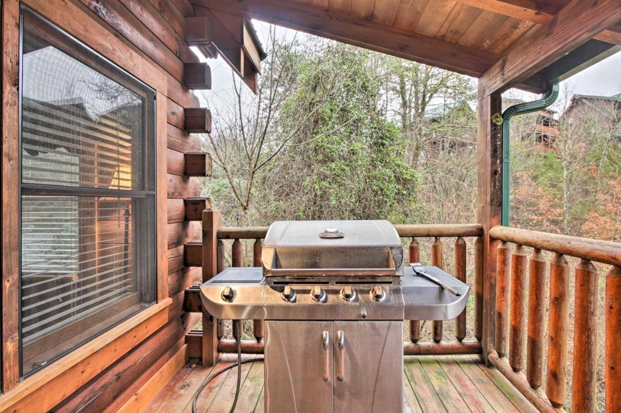 Cabin With Hot Tub About 2 Mi To Island In Pigeon Forge! ภายนอก รูปภาพ