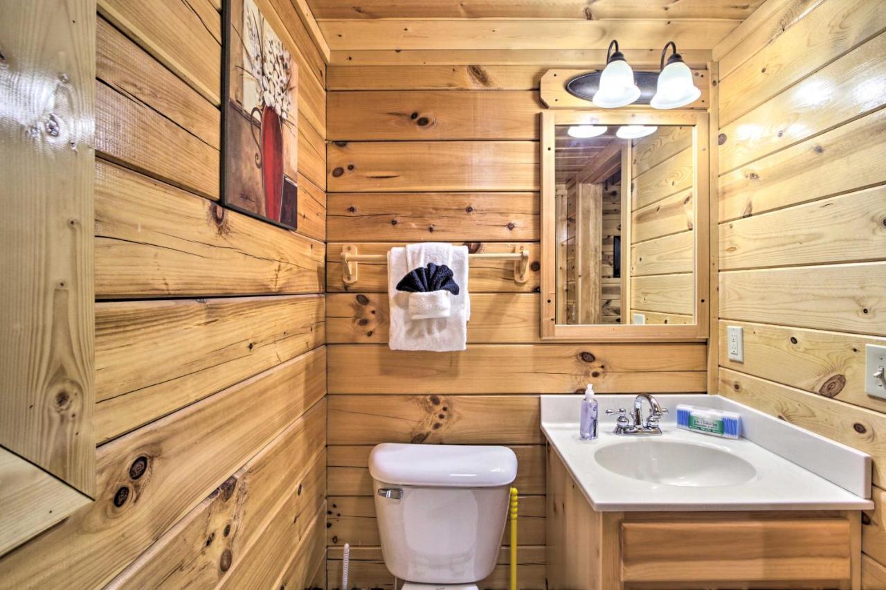 Cabin With Hot Tub About 2 Mi To Island In Pigeon Forge! ภายนอก รูปภาพ